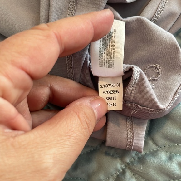 Gap lilac, purpleish, color shirt, size large - Picture 3 of 4